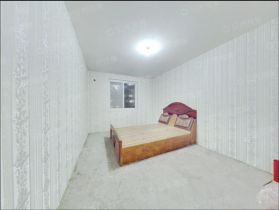 星辰花园 3室2厅2卫 141m&sup2;