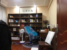 汇富花苑 3室2厅1卫 135m&sup2;