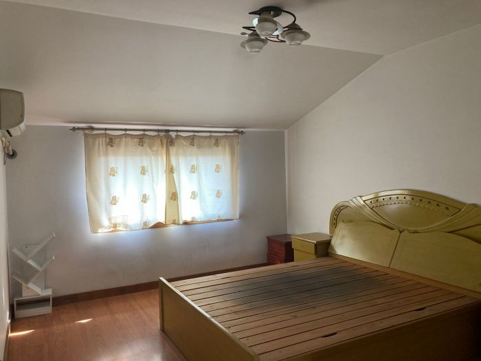 天都花苑 4室2厅2卫 178m&sup2;