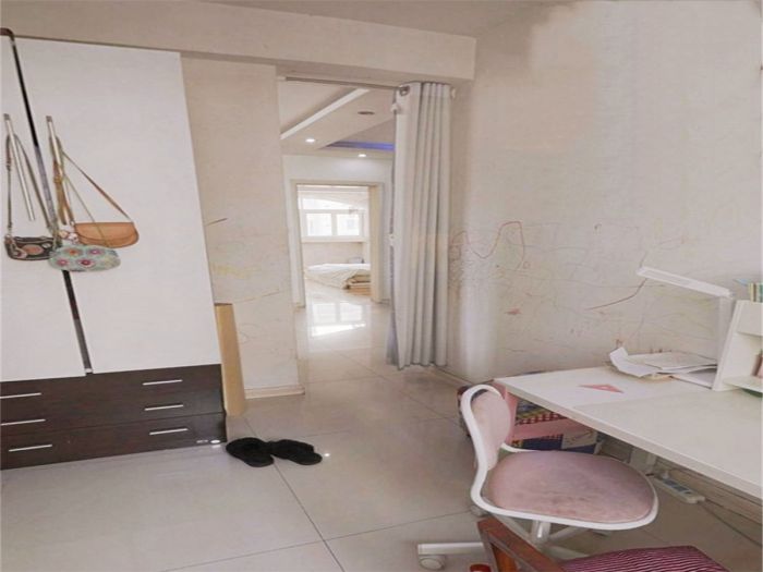 春晖花园 3室1厅1卫 100.54m&sup2;