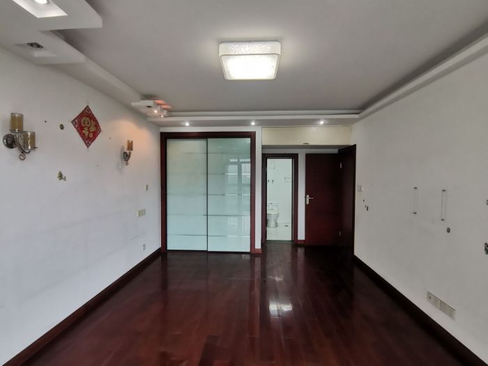 凤凰莱茵苑 3室2厅2卫 149.5m&sup2;