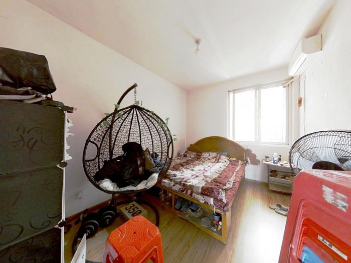 龙潭福里 4室2厅2卫 140m&sup2;
