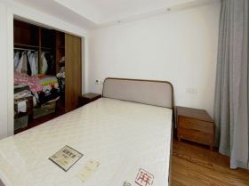 绿地新都会 3室2厅2卫 133.13m&sup2;