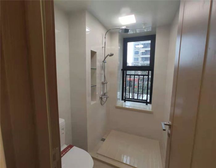 春风南岸东园 4室2厅3卫 215m&sup2;