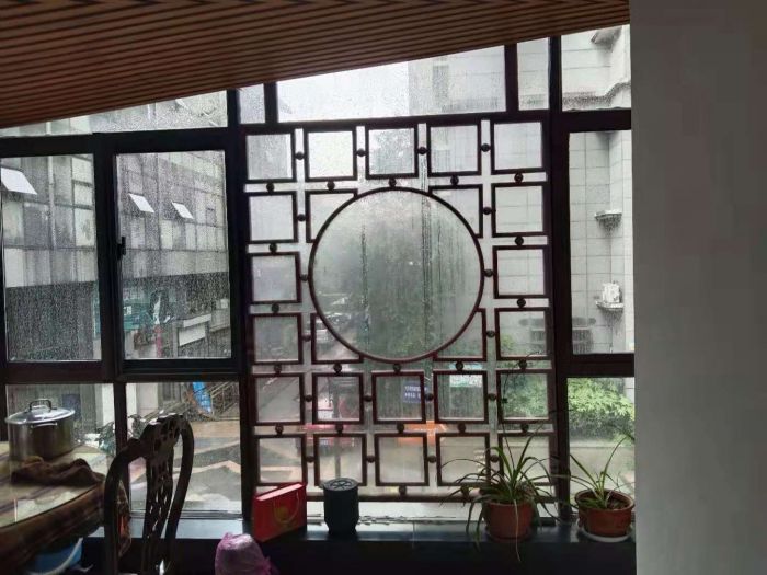 东方鑫乾大厦 3室2厅2卫 140m&sup2;