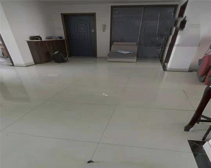 世纪新城 5室1厅1卫 208m&sup2;