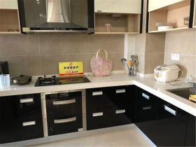 凤凰莱茵苑 4室2厅2卫 180m&sup2;