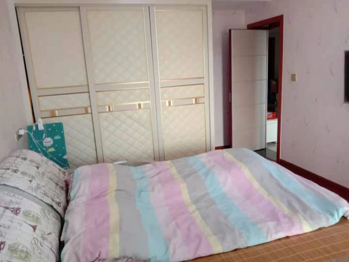 新港花苑 4室2厅2卫 99.99m&sup2;