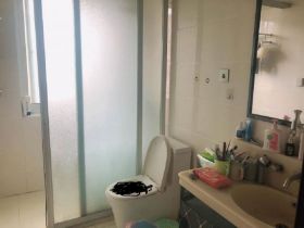 天山花苑 3室2厅1卫 133m&sup2;