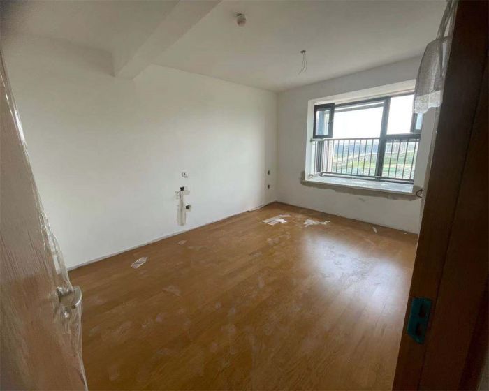 绿地新里城 3室2厅2卫 115m&sup2;