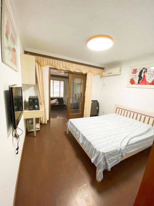 华侨花苑 4室1厅2卫 140m&sup2;
