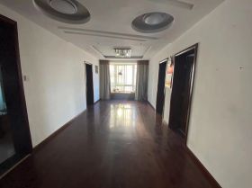 外滩小区 5室2厅1卫 166m²