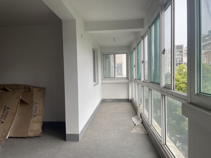东昇花园 3室2厅2卫 159m&sup2;