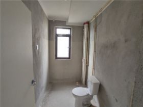 绿地新里城 3室2厅2卫 106m&sup2;