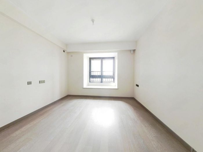 万科翡翠公园 3室2厅1卫 105m&sup2;