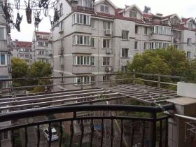 朝晖花园 3室1厅2卫 176.8m&sup2;