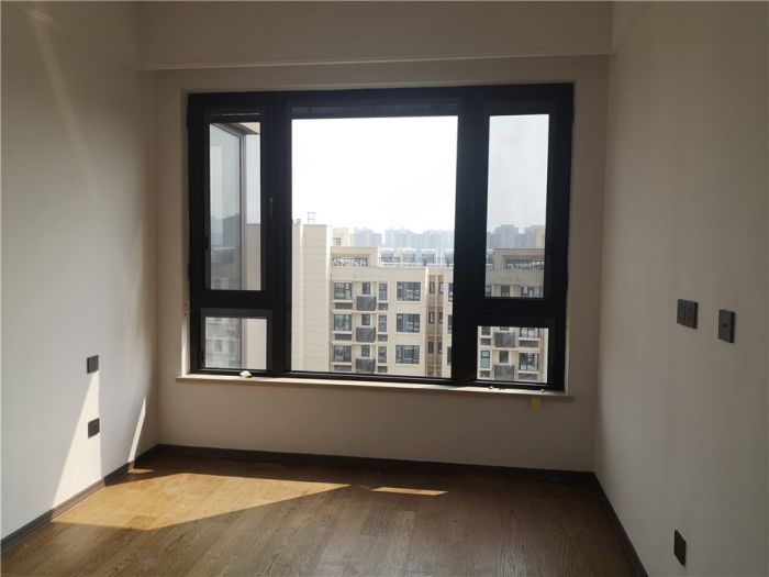 春风南岸东园 4室2厅2卫 142m&sup2;