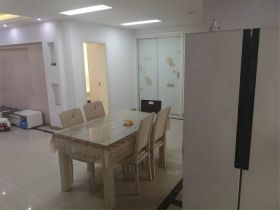 天都花苑 3室2厅1卫 127m²