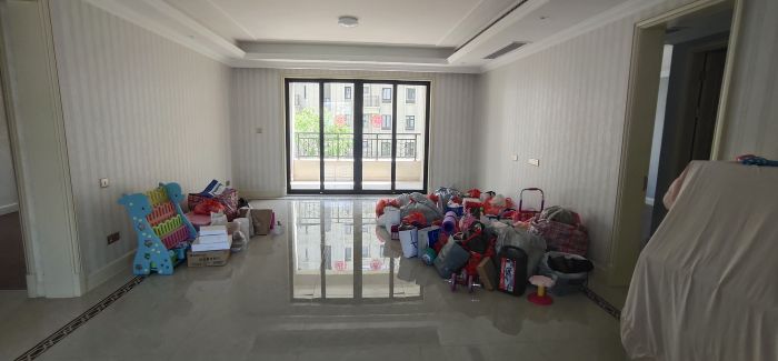 中海铂樾府 4室2厅2卫 175m&sup2;