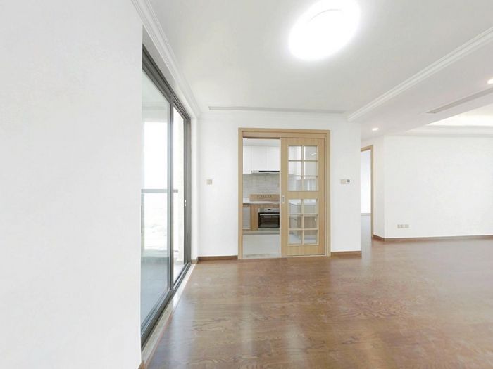 雍华府 3室2厅2卫 114m&sup2;