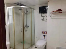 鸿运大厦 2室1厅1卫 65m&sup2;