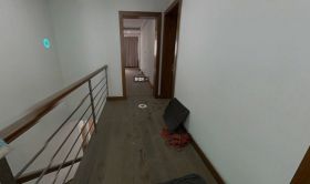 鸿运城市花苑 3室2厅2卫 215.83m&sup2;