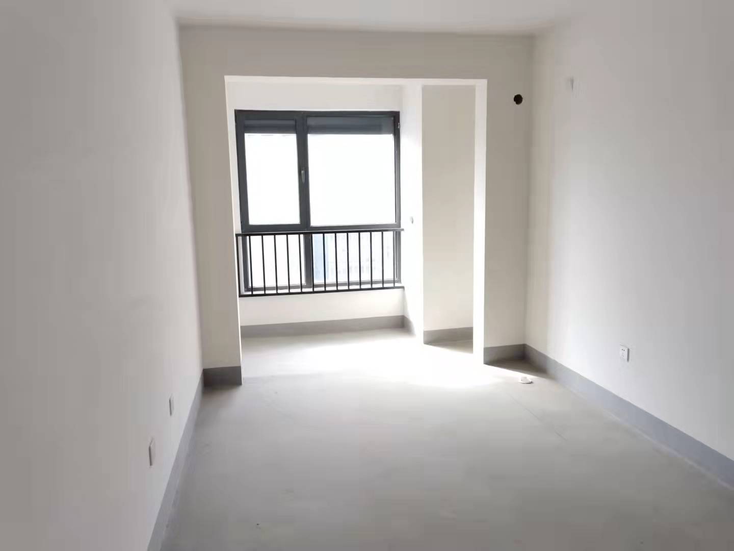 翠园 3室2厅2卫 135.21m&sup2;