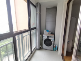 华强城 3室2厅1卫 117m&sup2;