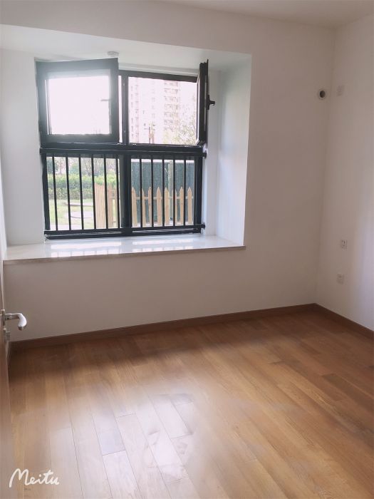 绿地新里城 3室2厅1卫 90m&sup2;