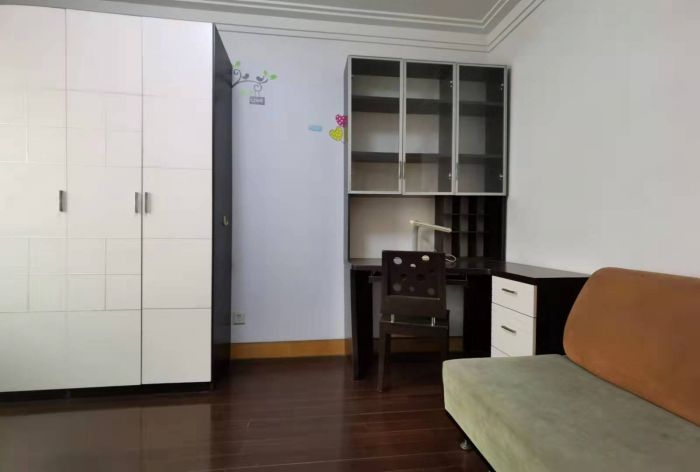 天虹公寓 3室2厅1卫 145.00m&sup2;