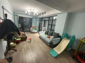 紫东南苑 3室1厅1卫 129m&sup2;