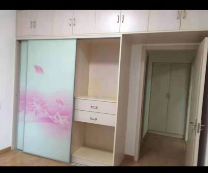 润华国际中心 3室1厅1卫 139.00m&sup2;