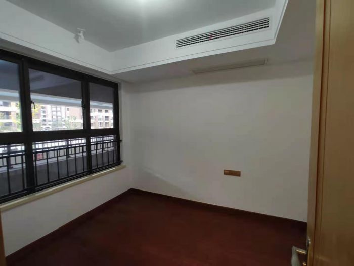 林肯公园 3室2厅1卫 92m&sup2;