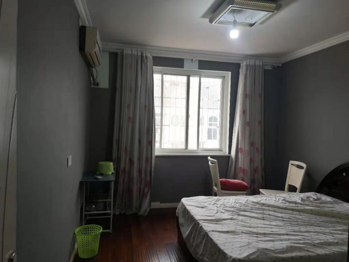 越江新村 3室1厅1卫 138m&sup2;
