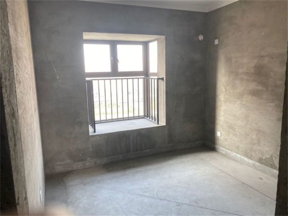 华强城 4室2厅2卫 158m²
