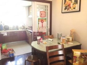 春晖花园 3室2厅2卫 120m&sup2;