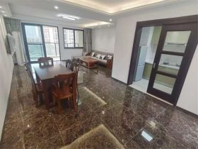 云樾东方 3室2厅2卫 136m&sup2;