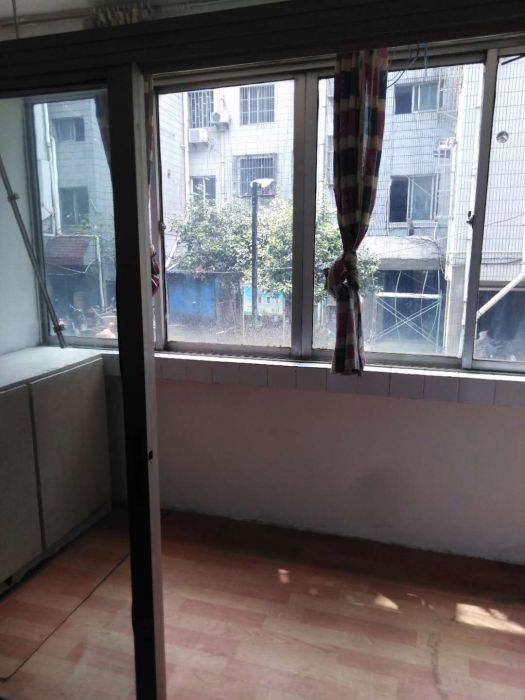 华威园 2室1厅1卫 65m&sup2;