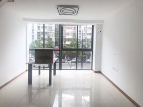 太阳鑫城 2室2厅2卫 60.8m&sup2;
