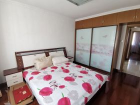 五一新村 3室2厅1卫 142m&sup2;