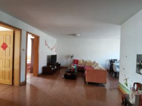 前景花苑 4室2厅2卫 141m&sup2;