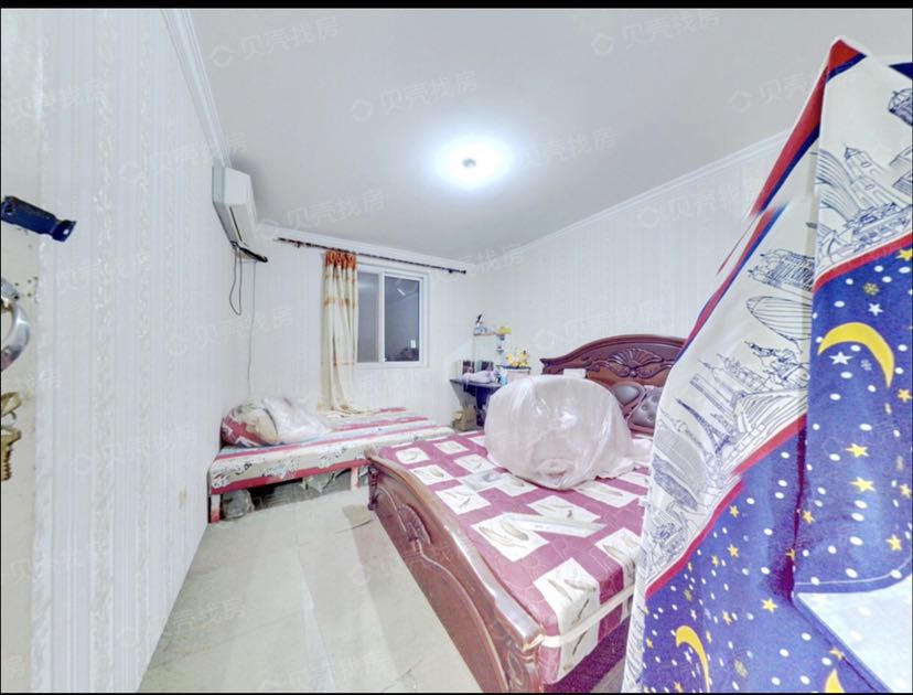 星辰花园 3室2厅2卫 141m&sup2;