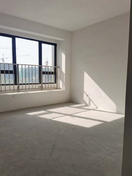 万濠山庄 3室2厅2卫 141m&sup2;