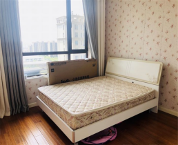 德诚翠湖湾 3室2厅2卫 135m&sup2;