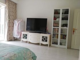 凤凰莱茵苑 4室2厅3卫 210.58m&sup2;