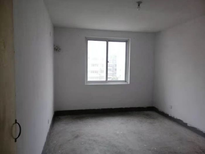 滨河东城 3室2厅2卫 137m&sup2;