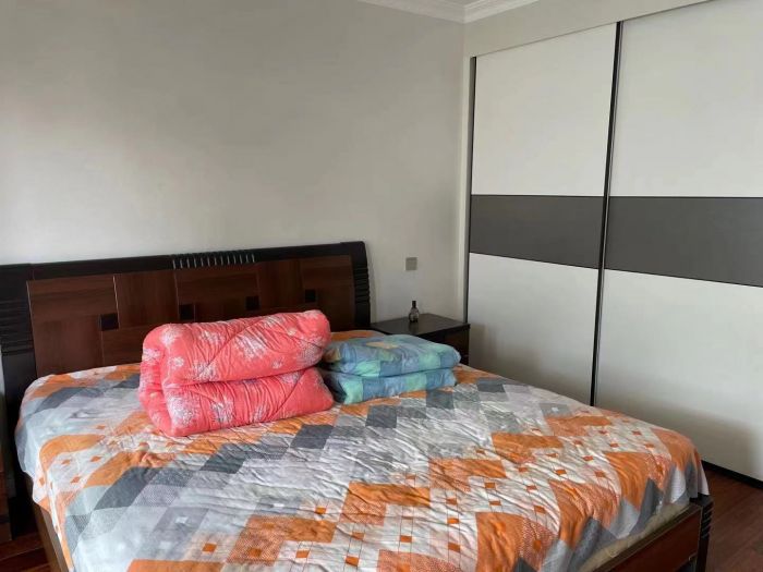 天山花苑 3室1厅1卫 94m&sup2;