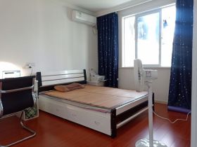春天花园 3室2厅1卫 75m&sup2;