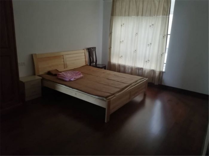 中海碧林湾 3室2厅2卫 140m&sup2;