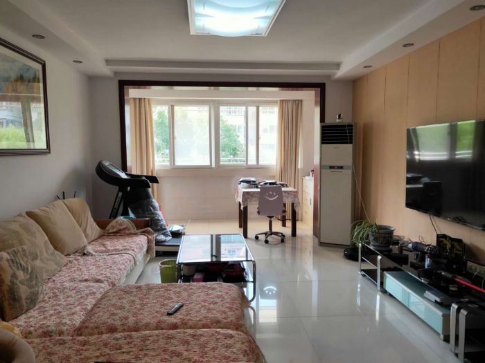 春晖花园 3室2厅2卫 136m&sup2;